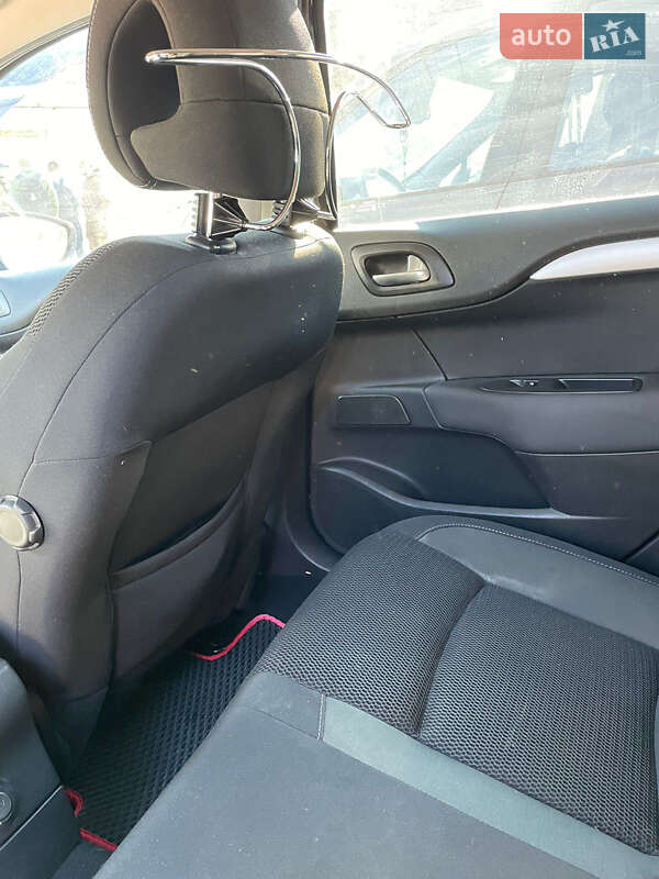 Хэтчбек Citroen C4 2013 в Киеве