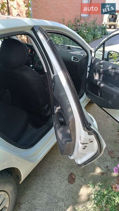 Хетчбек Citroen C4 2011 в Камені-Каширському