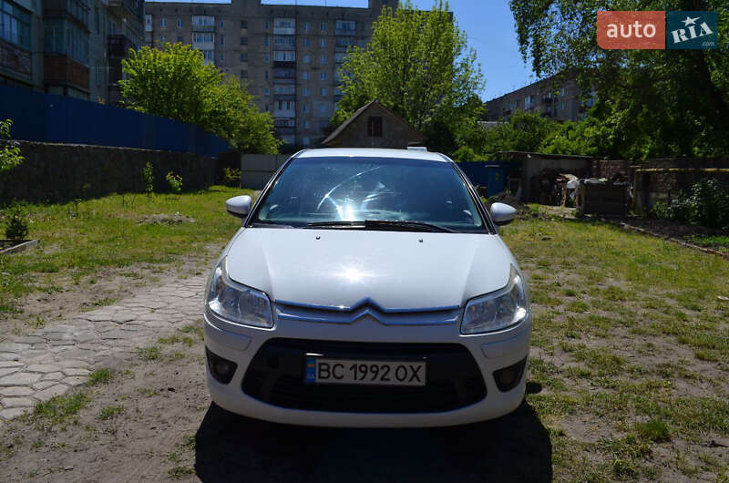 Хэтчбек Citroen C4 2010 в 