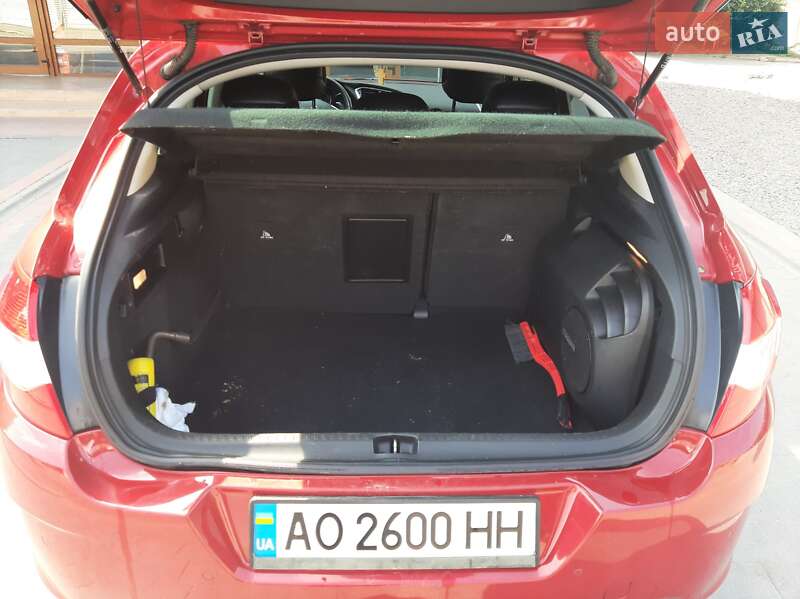 Хэтчбек Citroen C4 2013 в Тячеве