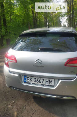 Хэтчбек Citroen C4 2012 в 