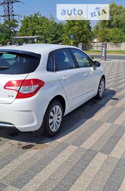 Хэтчбек Citroen C4 2013 в 
