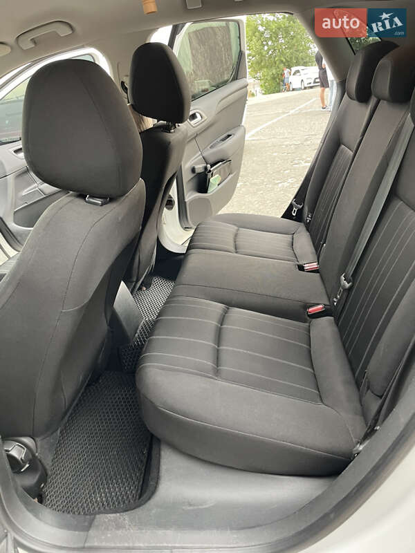 Хэтчбек Citroen C4 2012 в Киеве фото 15 Хэтчбек Citroen C4 2012 в Киеве