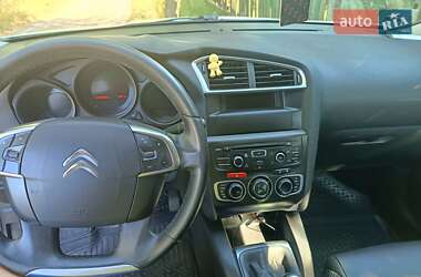 Хэтчбек Citroen C4 2012 в 