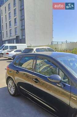 Хэтчбек Citroen C4 2011 в 