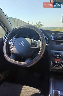 Хэтчбек Citroen C4 2011 в 