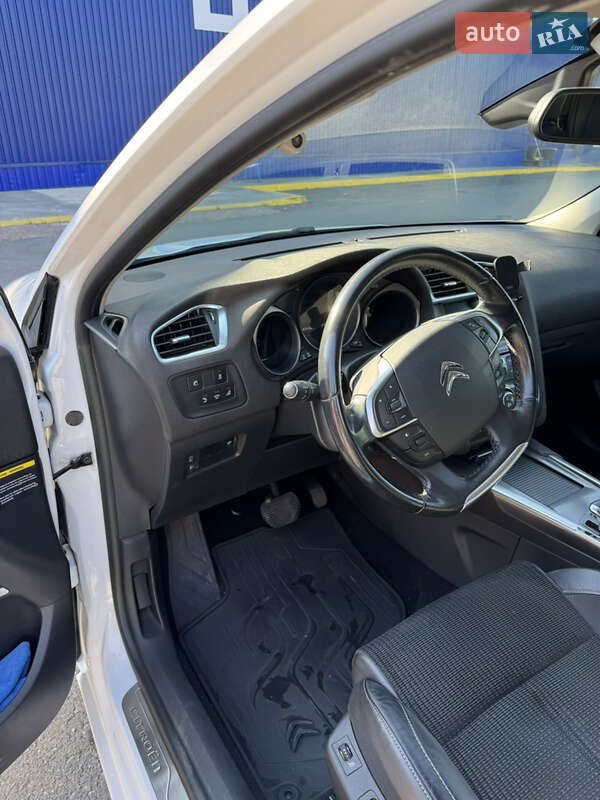 Хэтчбек Citroen C4 2014 в Ужгороде