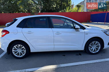 Хэтчбек Citroen C4 2014 в 