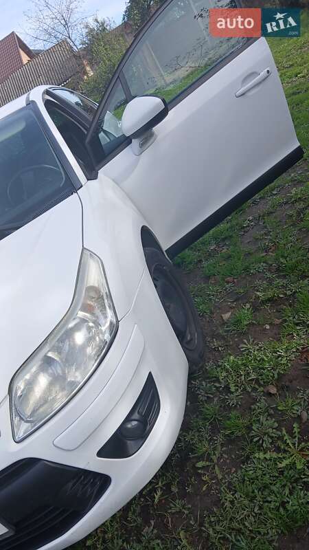 Хетчбек Citroen C4 2010 в Жовкві