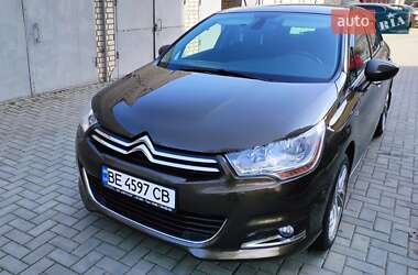 Хэтчбек Citroen C4 2013 в 