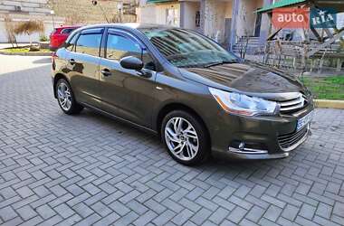 Хэтчбек Citroen C4 2013 в 
