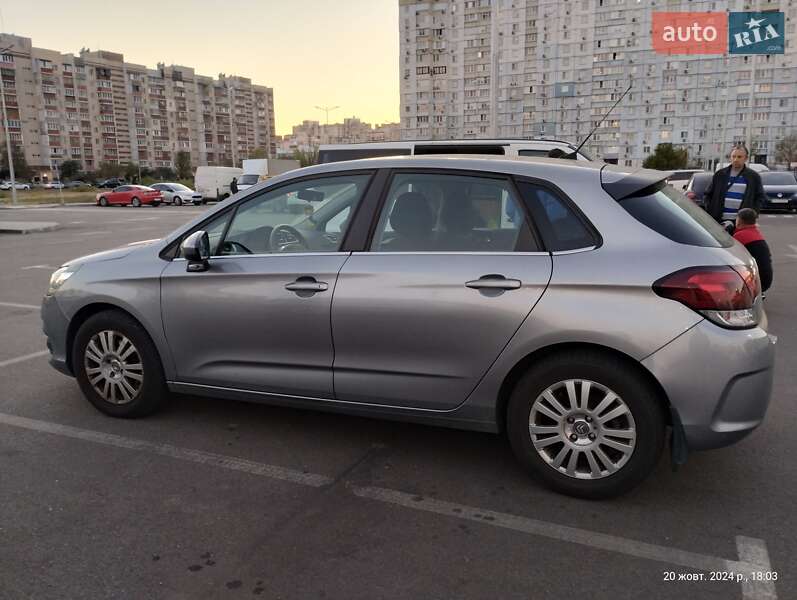 Хэтчбек Citroen C4 2015 в Киеве фото 4 Хэтчбек Citroen C4 2015 в Киеве