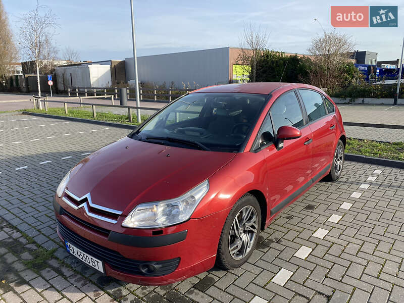 Хэтчбек Citroen C4 2008 в 