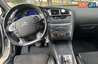 Хэтчбек Citroen C4 2013 в 