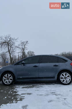 Хэтчбек Citroen C4 2004 в 