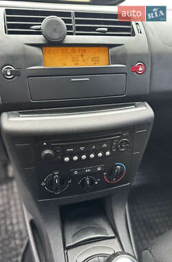 Хэтчбек Citroen C4 2006 в 