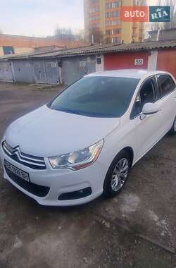 Хэтчбек Citroen C4 2013 в 
