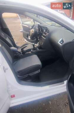 Хэтчбек Citroen C4 2013 в 