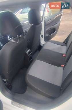 Хэтчбек Citroen C4 2013 в 