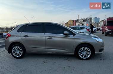 Хэтчбек Citroen C4 2012 в 