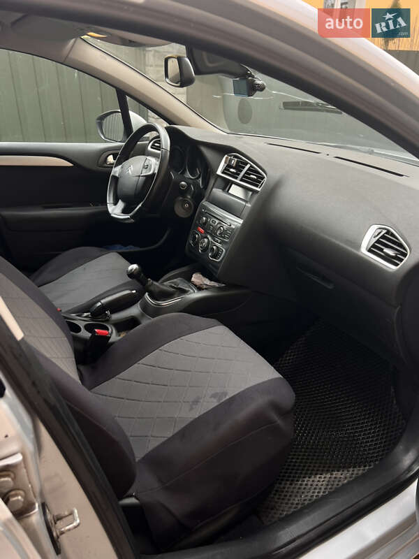Хэтчбек Citroen C4 2011 в Ивано-Франковске фото 6 Хэтчбек Citroen C4 2011 в Ивано-Франковске