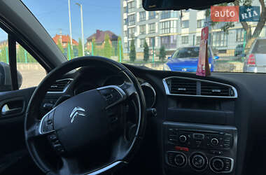 Хэтчбек Citroen C4 2011 в 