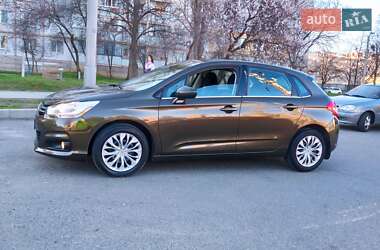 Хэтчбек Citroen C4 2012 в 