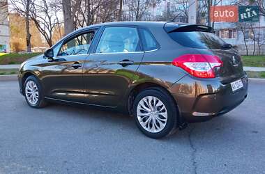 Хэтчбек Citroen C4 2012 в 