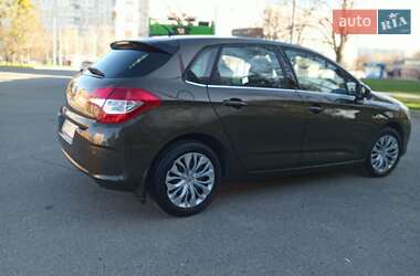 Хэтчбек Citroen C4 2012 в 