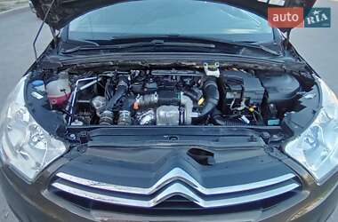 Хэтчбек Citroen C4 2012 в 