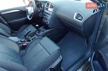 Хэтчбек Citroen C4 2012 в 