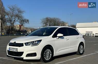 Хэтчбек Citroen C4 2016 в 