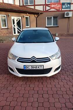 Хэтчбек Citroen C4 2012 в 