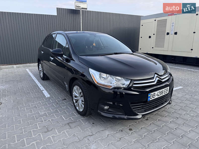 Хэтчбек Citroen C4 2011 в 