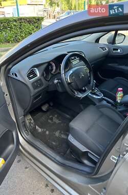 Хэтчбек Citroen C4 2016 в 