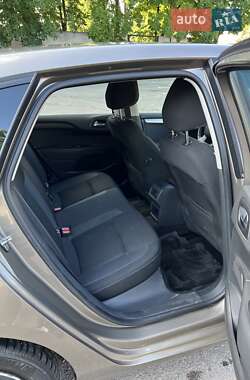 Хэтчбек Citroen C4 2016 в 