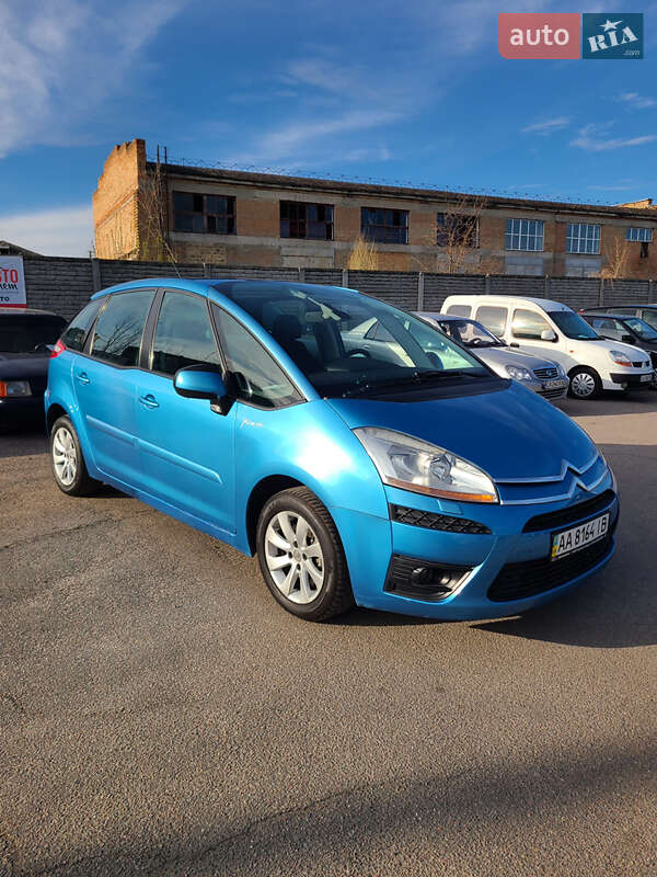 Хэтчбек Citroen C4 2008 в 