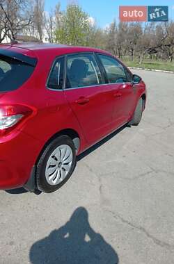 Хэтчбек Citroen C4 2013 в 
