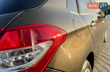 Хетчбек Citroen C4 2013 в 