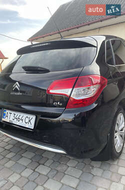 Хэтчбек Citroen C4 2012 в 