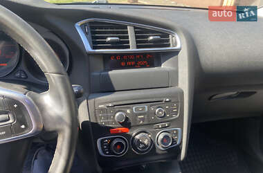 Хэтчбек Citroen C4 2014 в 