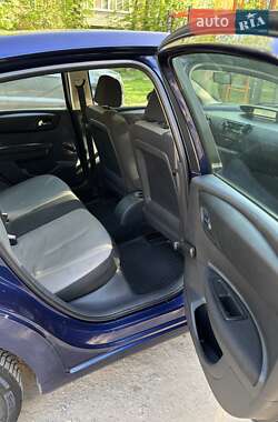 Хетчбек Citroen C4 2006 в 