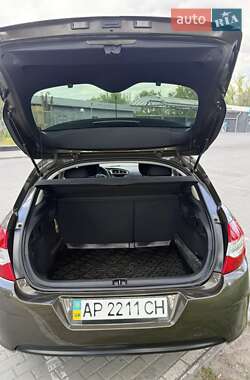 Хэтчбек Citroen C4 2014 в 