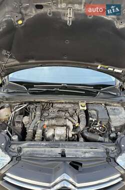 Хэтчбек Citroen C4 2014 в 