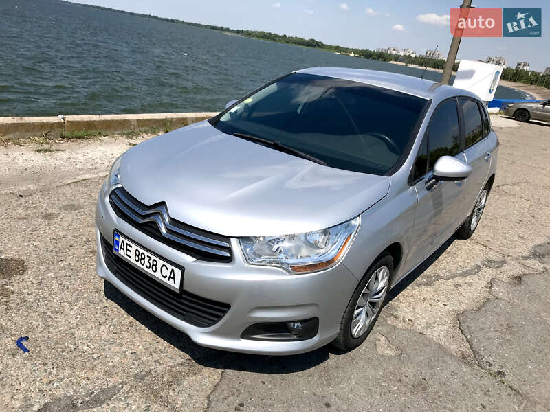 Хэтчбек Citroen C4 2014 в 