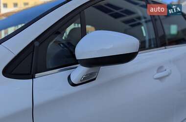 Хэтчбек Citroen C4 2012 в 