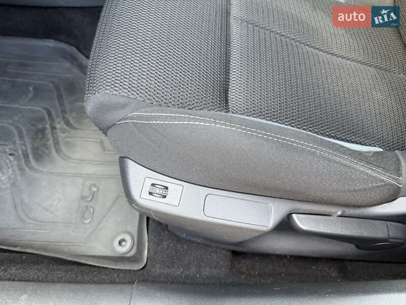 Хэтчбек Citroen C4 2015 в Киеве