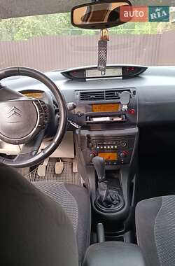 Хэтчбек Citroen C4 2005 в 