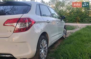 Хэтчбек Citroen C4 2012 в 