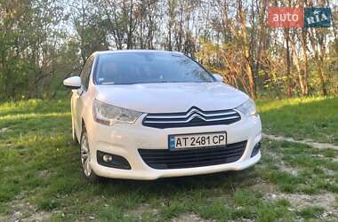 Хэтчбек Citroen C4 2012 в 